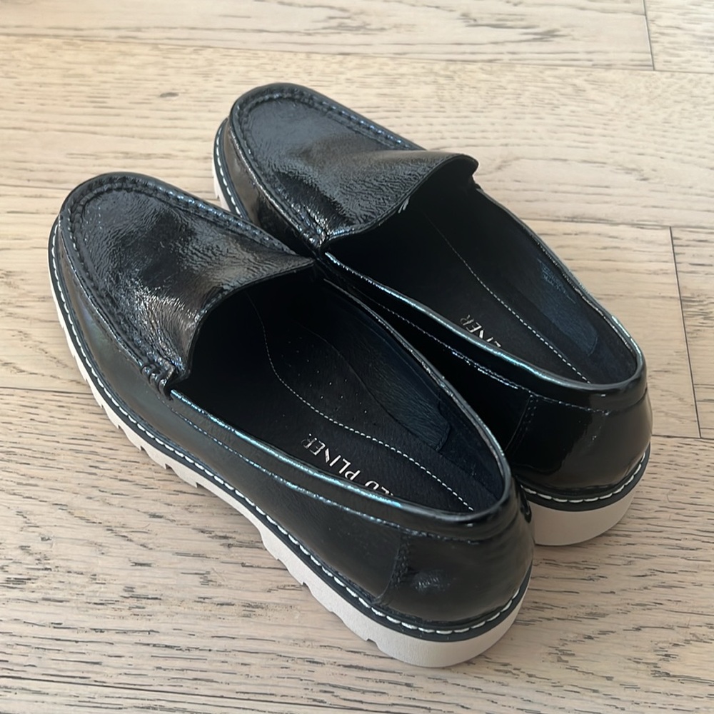 Donald Pliner Loafer